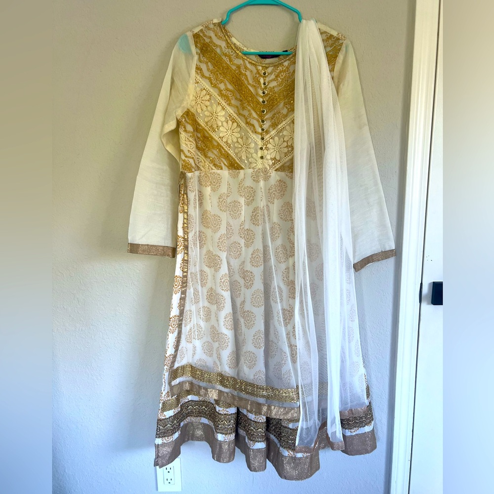 Indian 3 piece shalwar kurti with dupatta/ stall so pretty